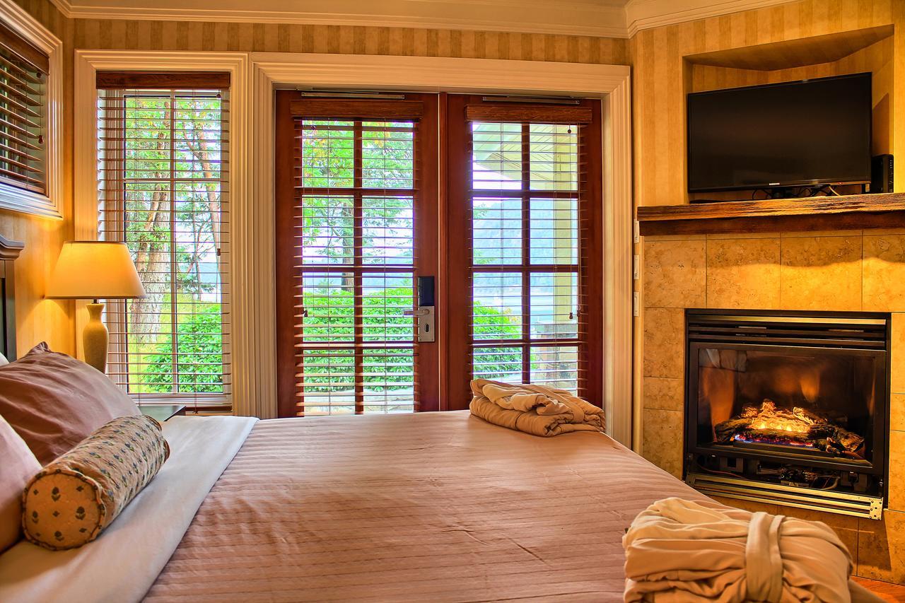 Poets Cove Resort & Spa Bedwell Harbour Экстерьер фото